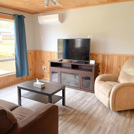 פרום Hidden Acres Cottages מראה חיצוני תמונה