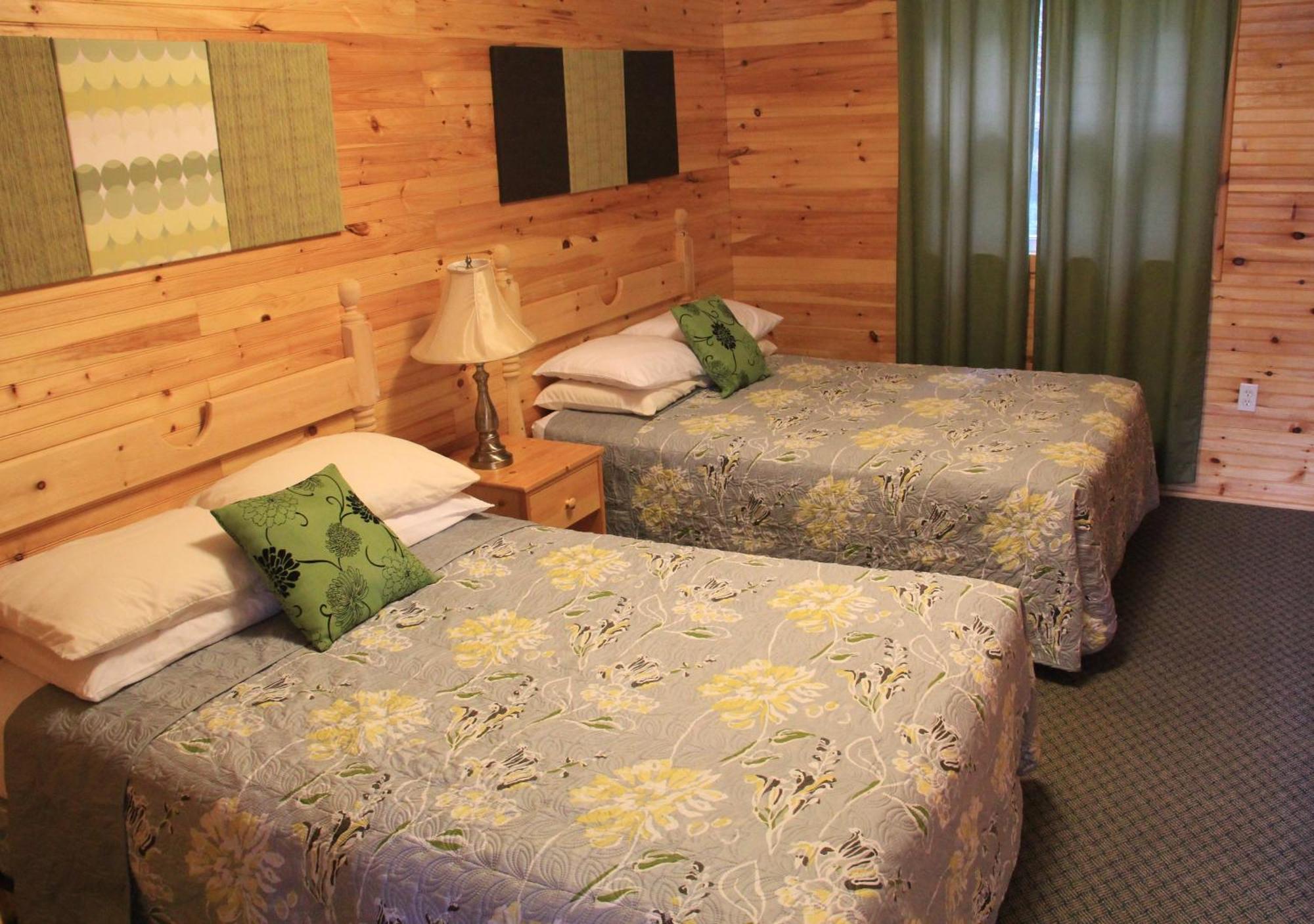 פרום Hidden Acres Cottages חדר תמונה