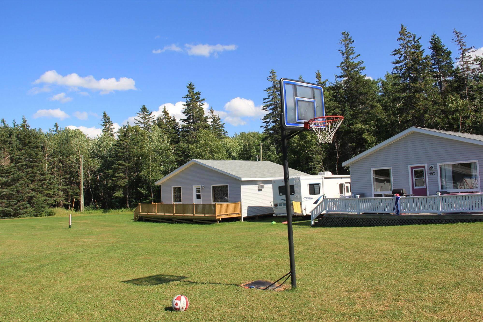 פרום Hidden Acres Cottages מראה חיצוני תמונה
